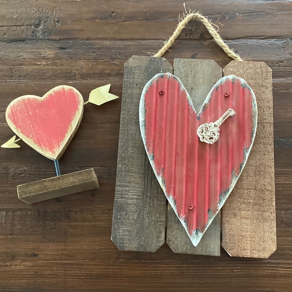 Wooden Valentine Decor SET (hanging & table/mantle top) - Picture 1 of 12